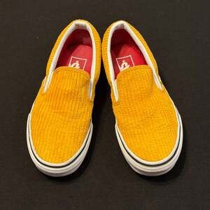 VANS Classic Slip-On Design Assembly Sunflower Yellow Corduroy sz 4 / 5.5 Women